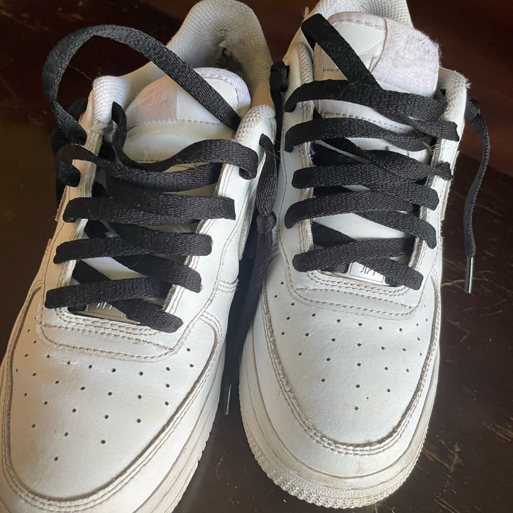 COPY - Air Force 1 lows with black laces